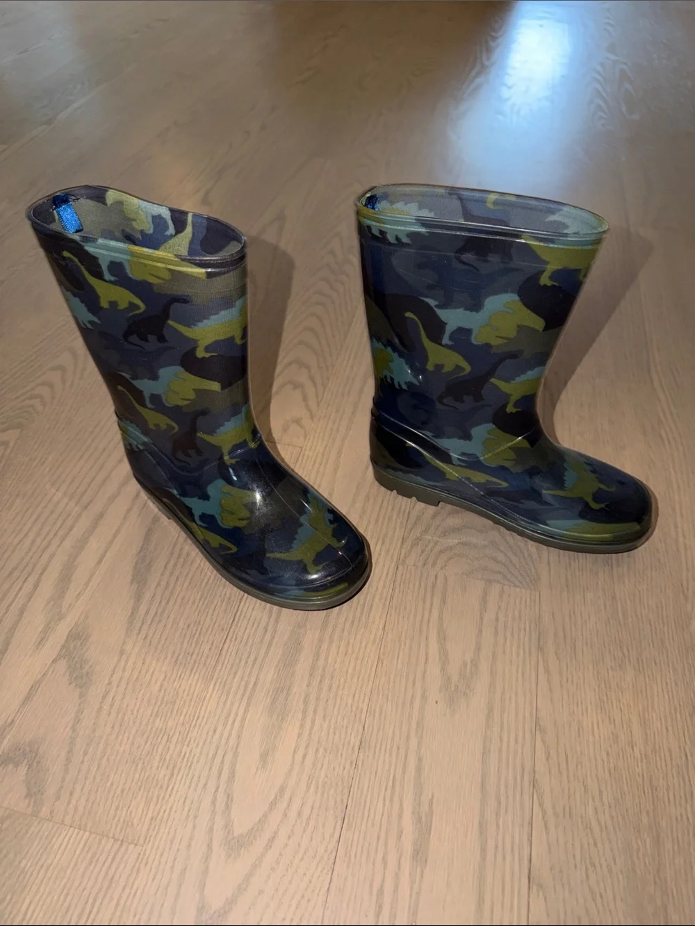 Kids Dinosaur Camo Rain Boots in Green & Navy